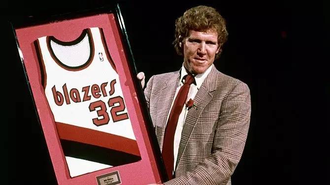 比尔沃顿职业生涯数据_比尔沃顿最新个人生涯得分统计