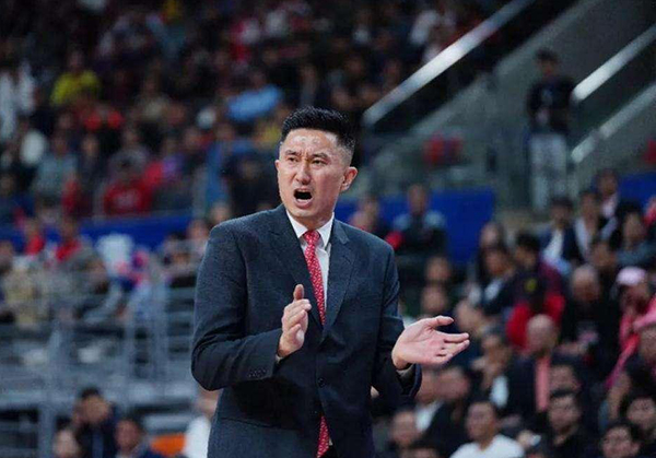 杜锋年薪大概多少_cba教练杜峰年薪多少
